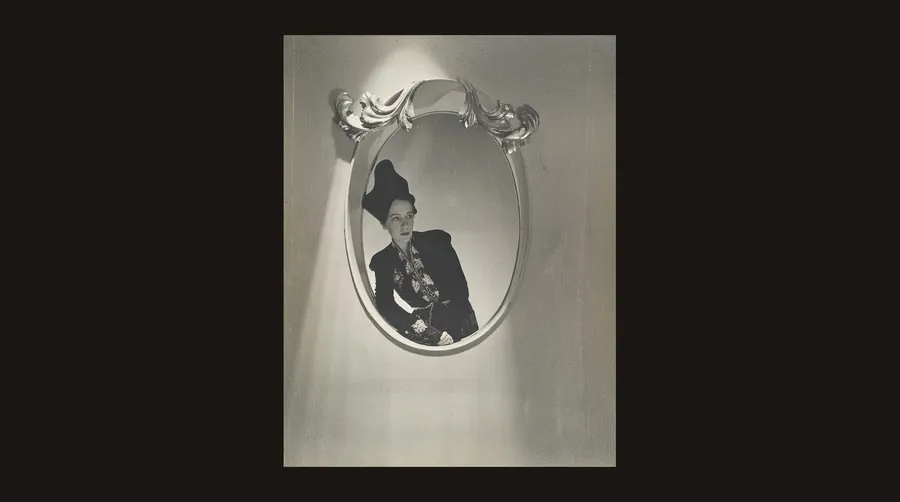 Retrato de Elsa Schiaparelli de 1936 por Horst P. Horst, lote estrella de la subasta de fotografía de Leica en Viena